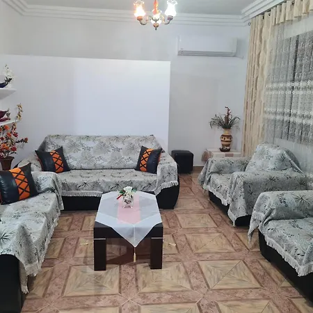 Skynstone Homestay Sarande